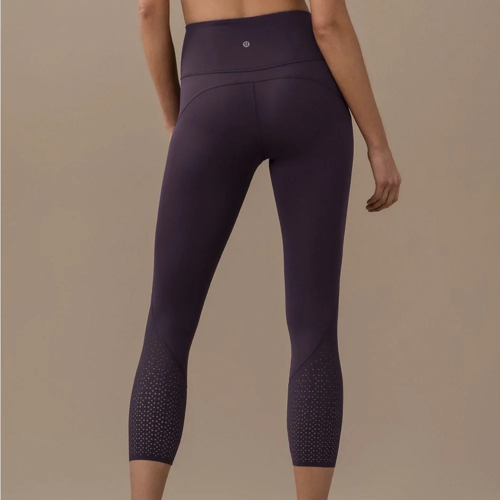 Lululemon Anew Legging, size 6. - Picture 5 of 5
